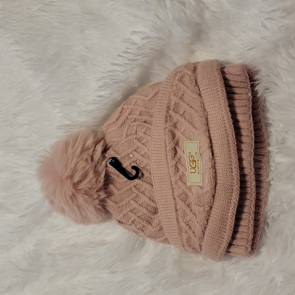 UGG KNITTED HAT WITH MASK - Picture 1 of 1